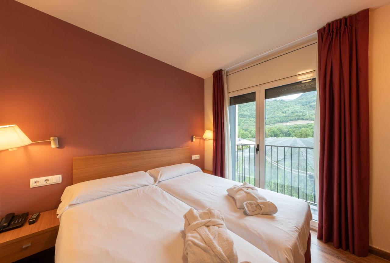 Aparthotel Trainera Эстерри-д'Анеу Экстерьер фото