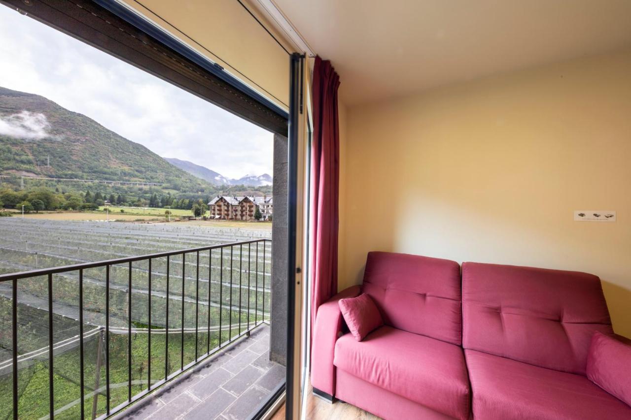 Aparthotel Trainera Эстерри-д'Анеу Экстерьер фото