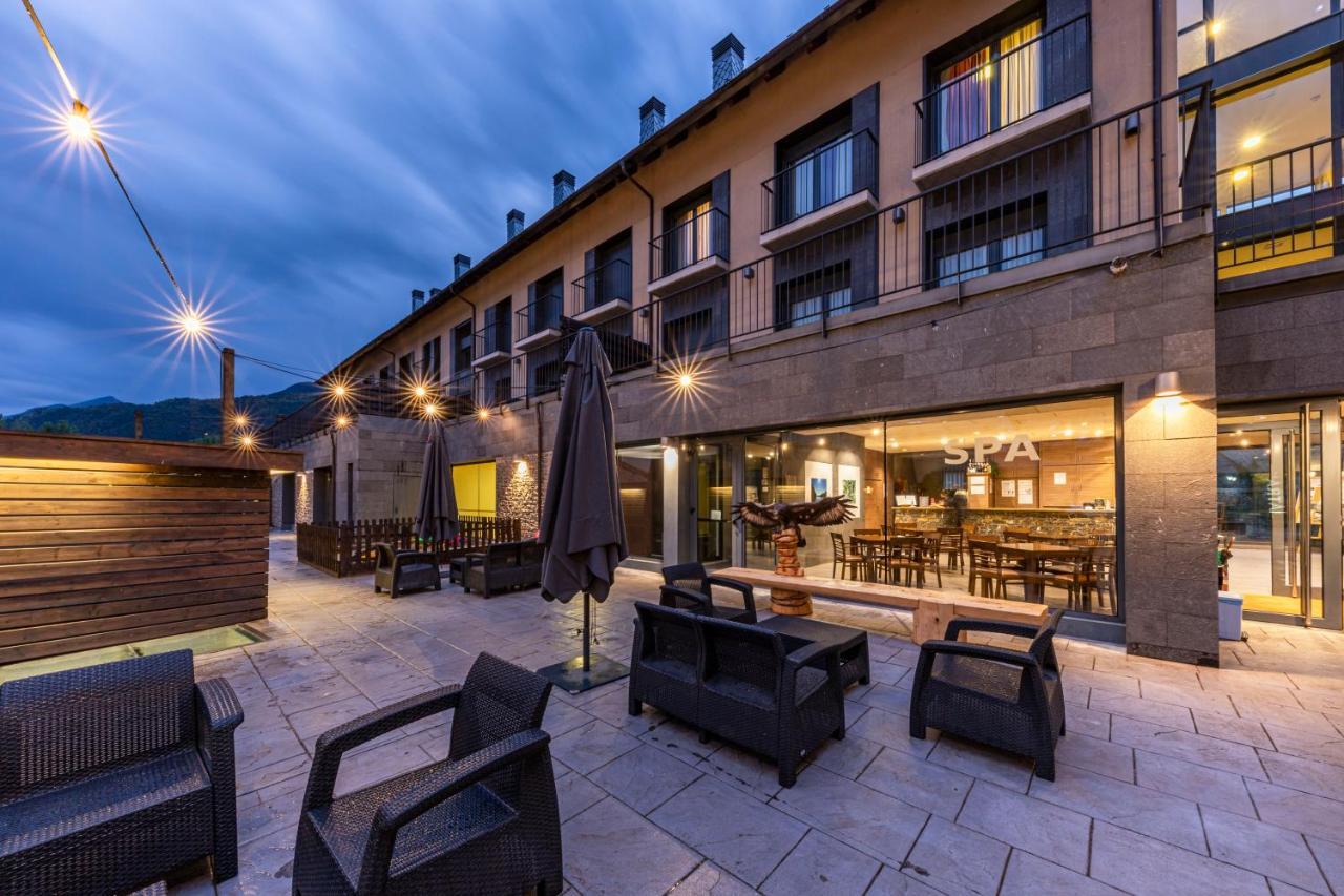 Aparthotel Trainera Эстерри-д'Анеу Экстерьер фото