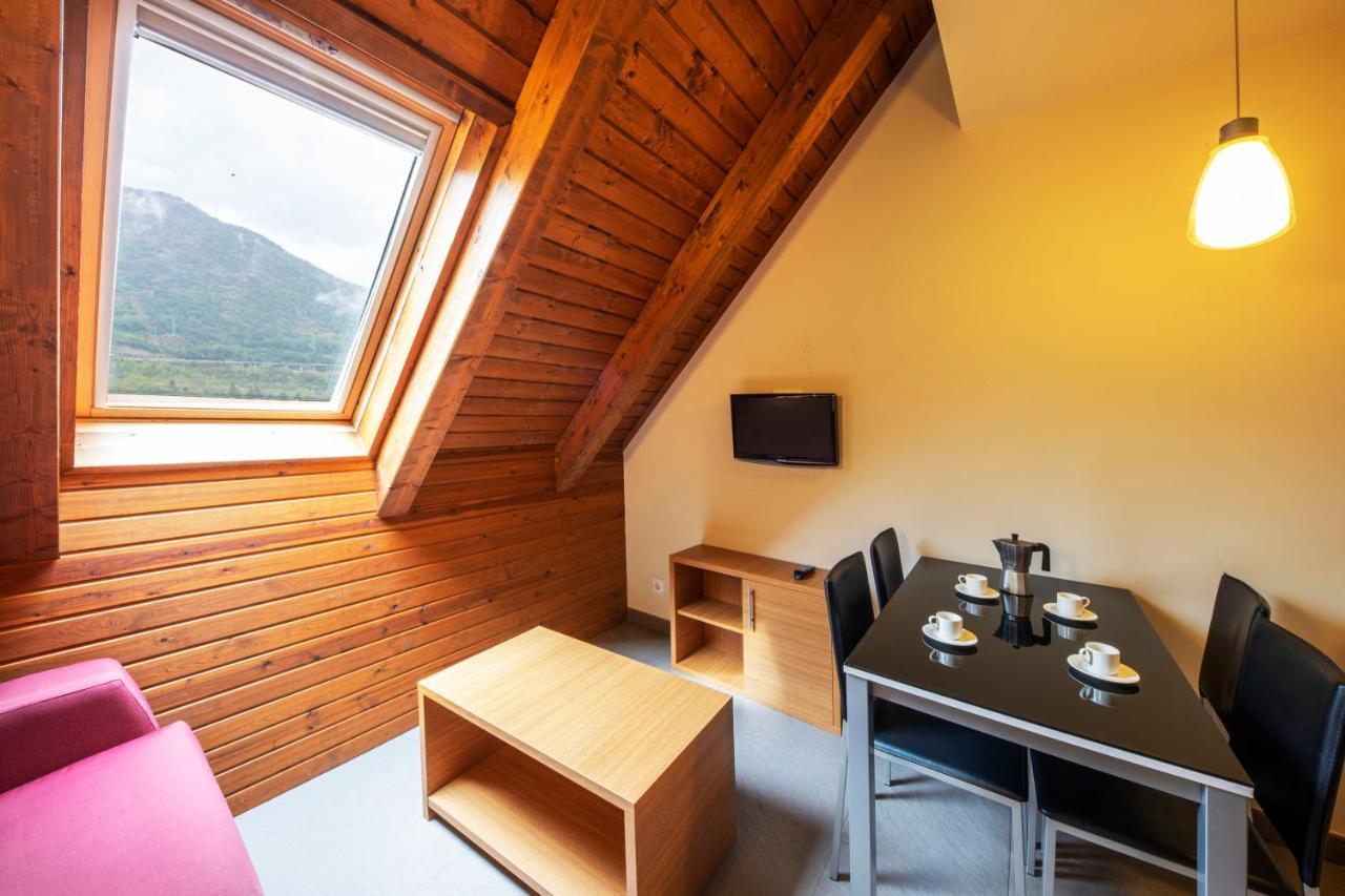 Aparthotel Trainera Эстерри-д'Анеу Экстерьер фото